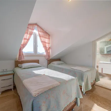 Bling Villa * Φετιγιέ