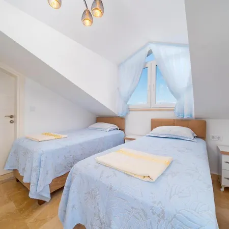 Bling Villa Φετιγιέ